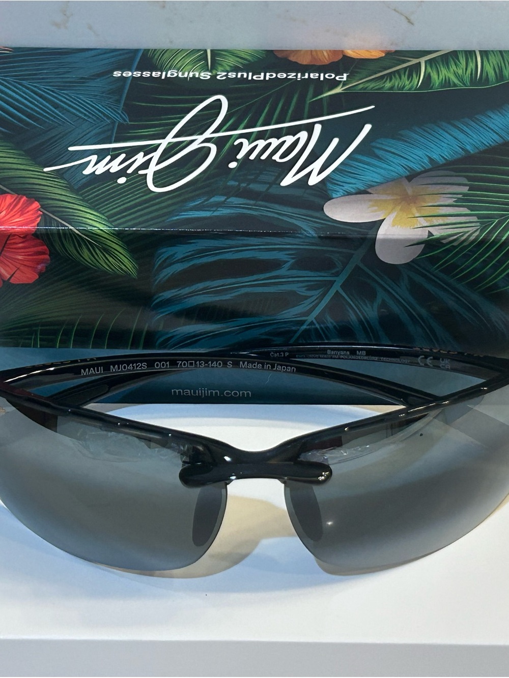 Maui Jim Unisex Banyans Gloss Black Rimless Wraparound Sunglasses NIB - Picture 9 of 10